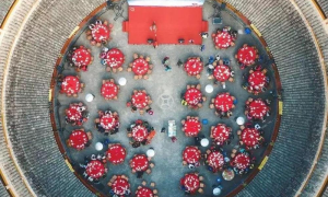 中国靠什么养活14亿人？